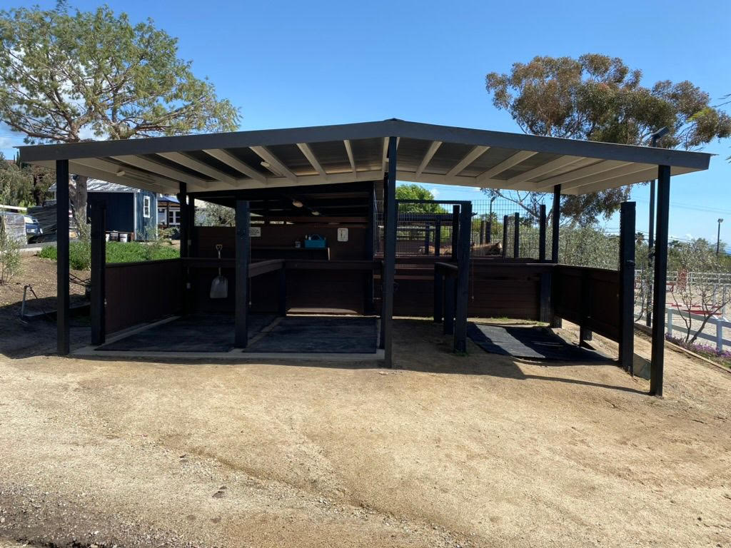 Tack and grooming area, wash racks